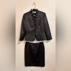 TAHARI Lady’s tuxedo size 6